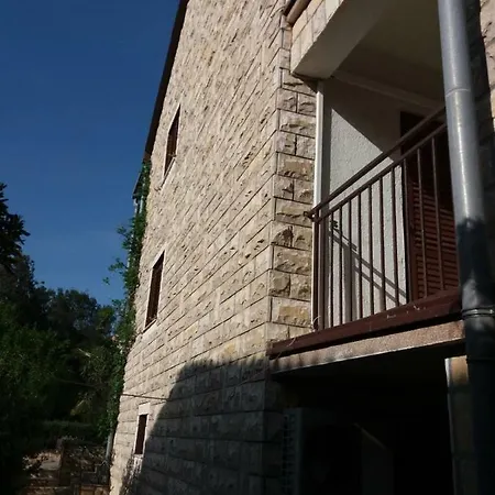 Lupi 2 M&s Vrboska